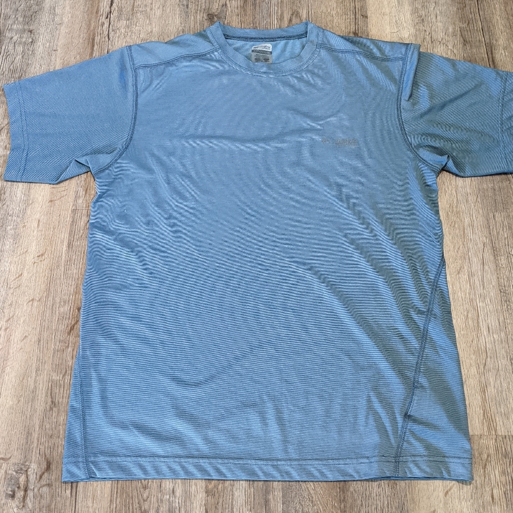 Men's size small Columbia hiking shirt